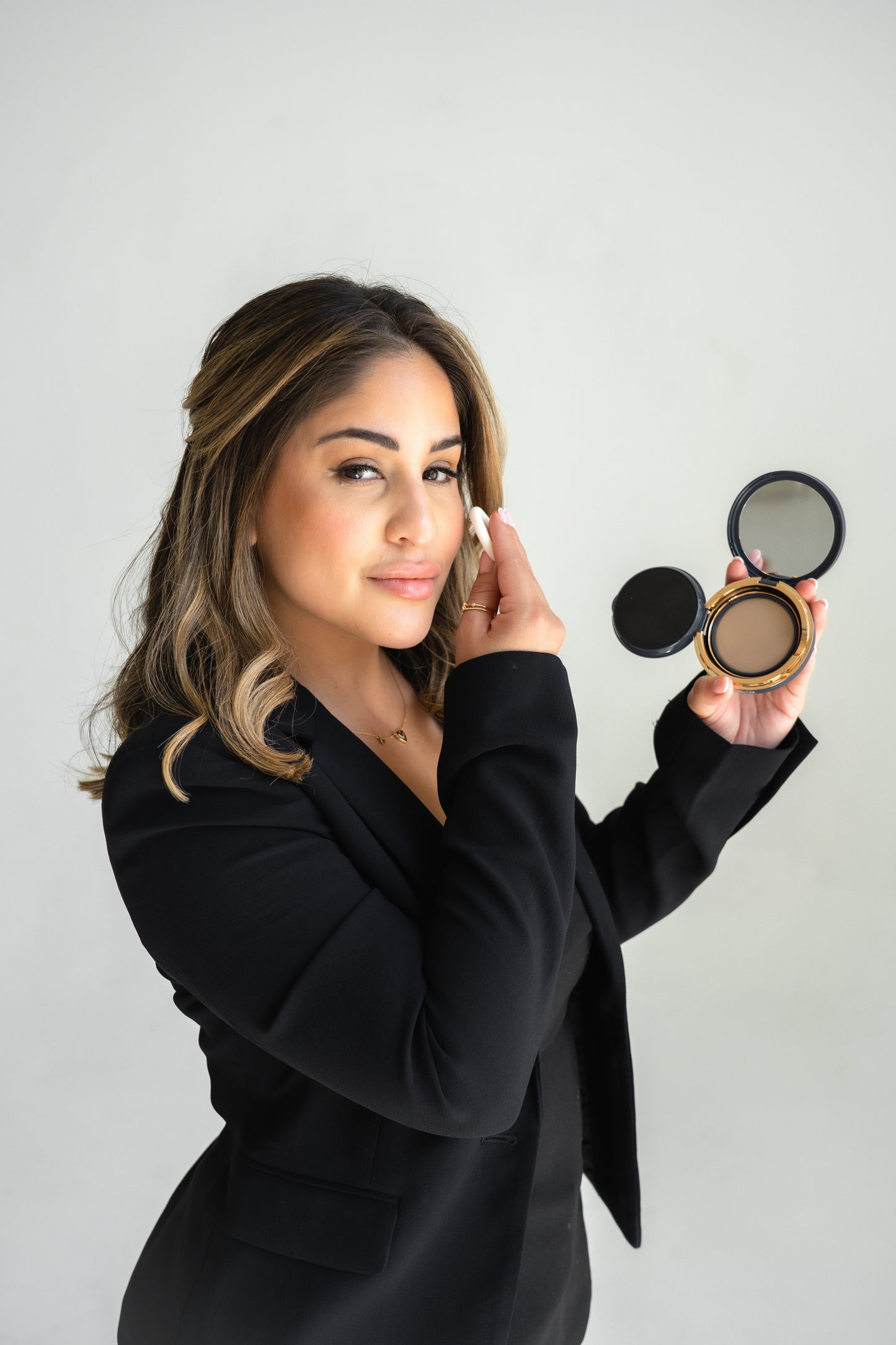 Skinbetter Science sunbetter TONE SMART SPF 68 Sunscreen Compact